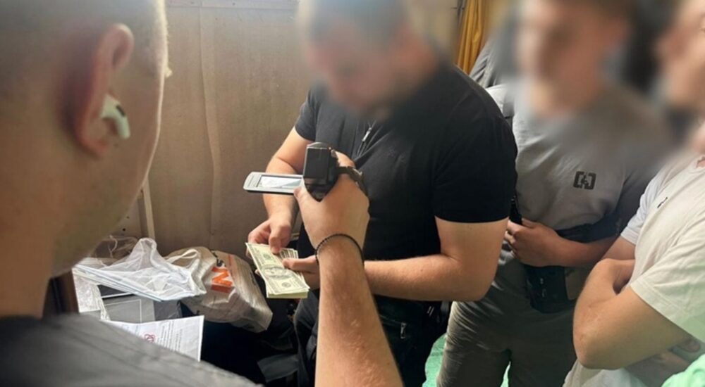 На Київщині затримали чоловіка, який за 15 тисяч доларів «гарантував» ухилення від мобілізації