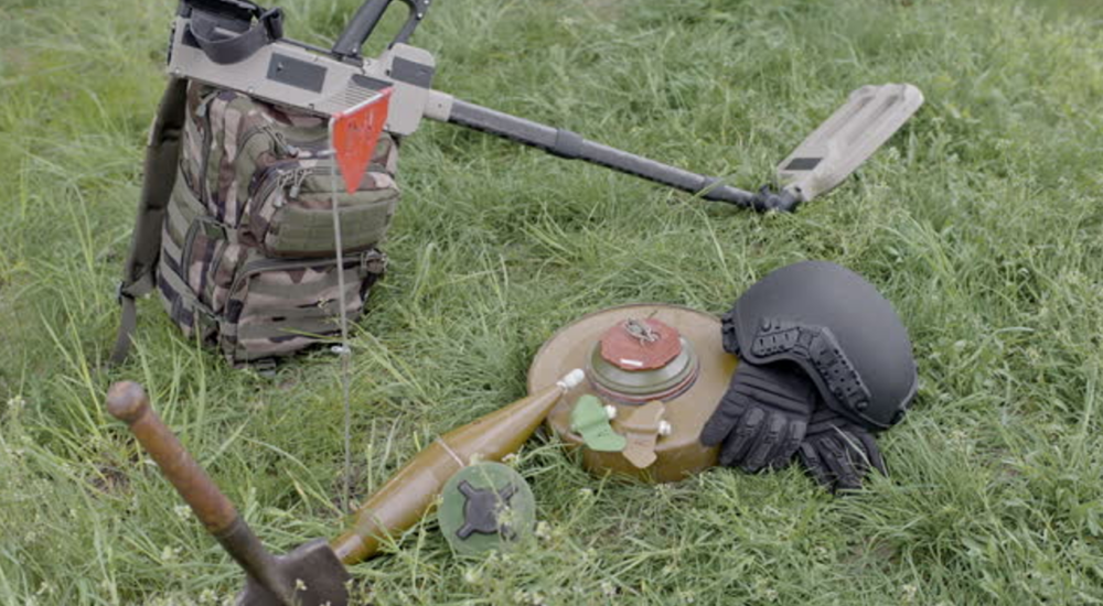 Скільки території України вдалося очистити від мін за два роки?