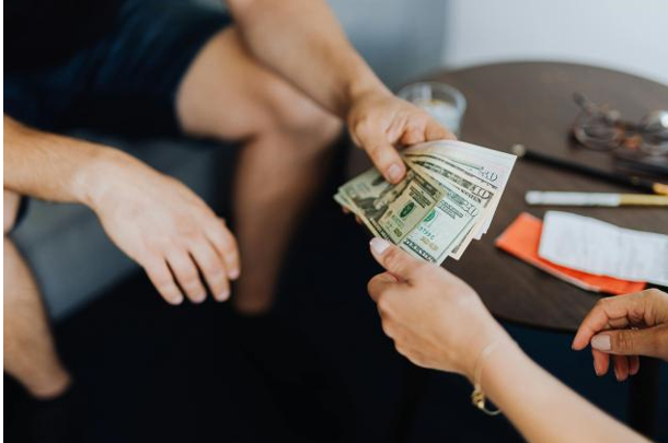 На Черкащині директора благодійного фонду викрили на хабарі при сприянні у перетині кордону