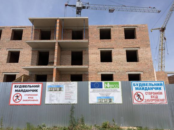 В одному з міст на Волині зводять житловий будинок для переселенців