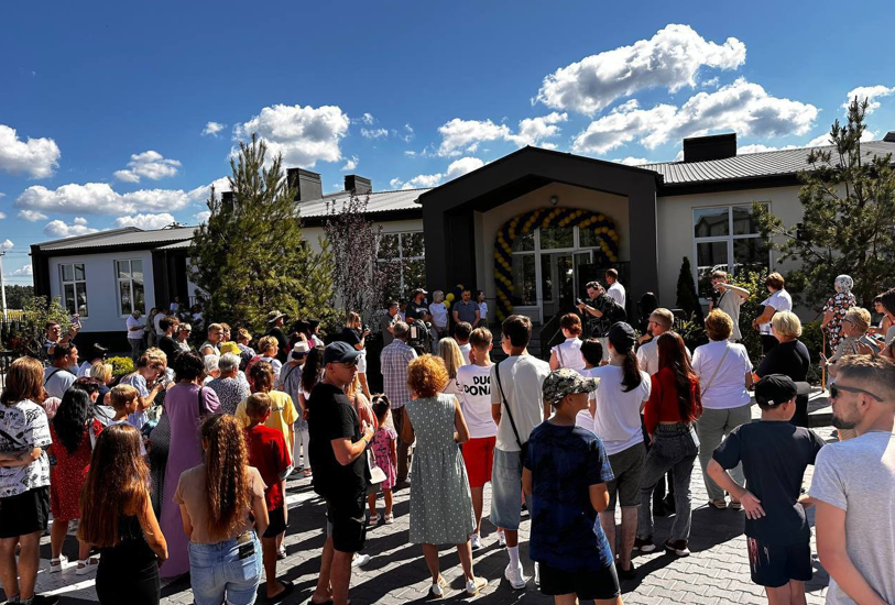 На Київщині у «Містечку Хансена» відкрили комплекс відпочинку для переселенців