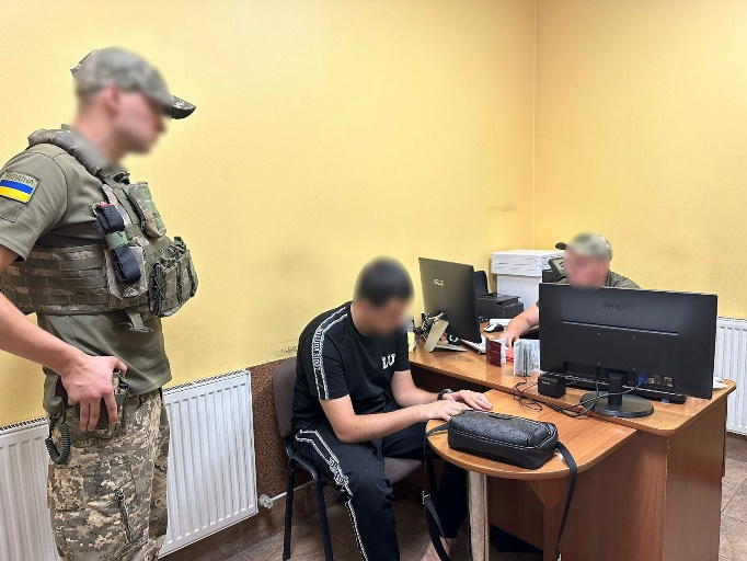 До Молдови за 600 доларів: на Вінниччині затримали киянина, який запропонував хабар прикордонникам