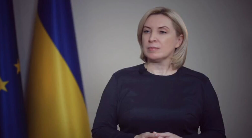 Звʼязок держави з українцями за кордоном: паспорт, мова, церква