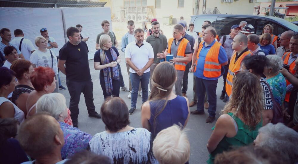 На Київщині Ірина Верещук перевірила процес відбудови будинків у межах проєкту з покращення житлових умов ВПО
