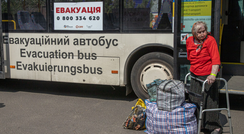 Жителі Донецької області виїжджають до безпечних регіонів: евакуація триває