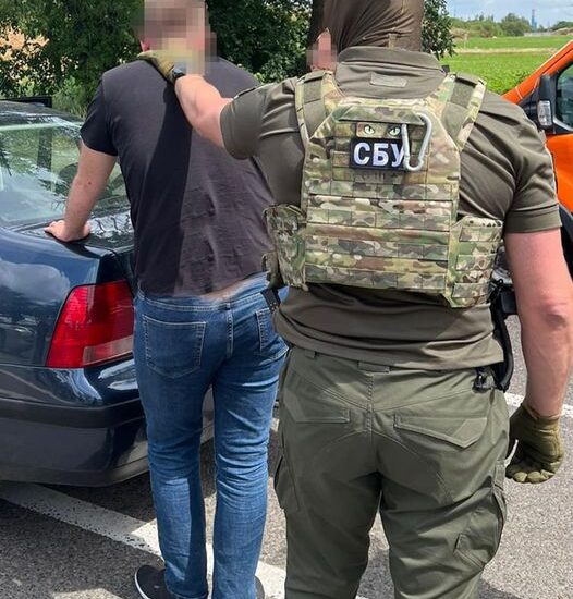 Двоє черкаських митників отримали п’ять років за ґратами через хабарі