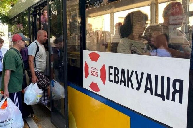 З небезпечних районів Сумщини вже евакуювали майже 22 тисячі людей
