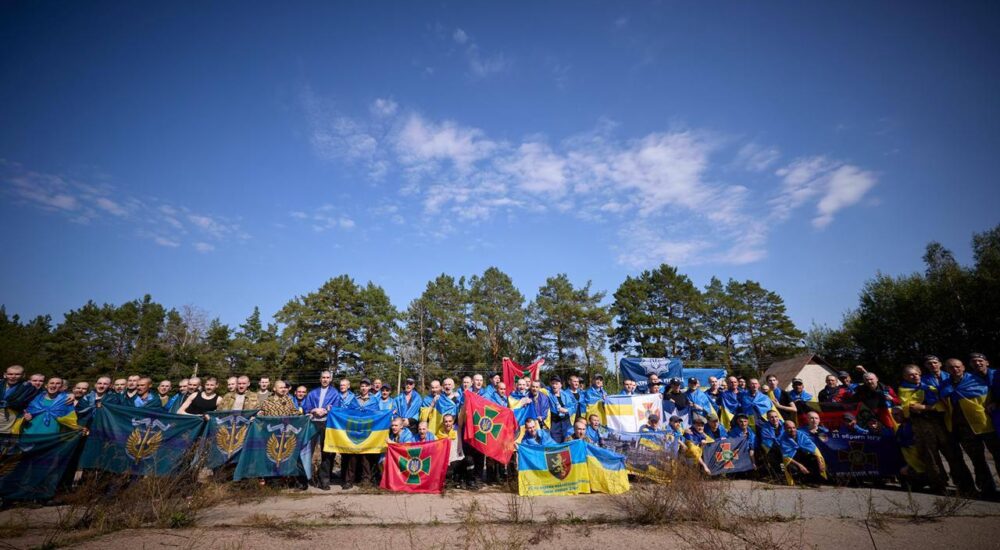 З полону повернули ще 103 українських оборонців