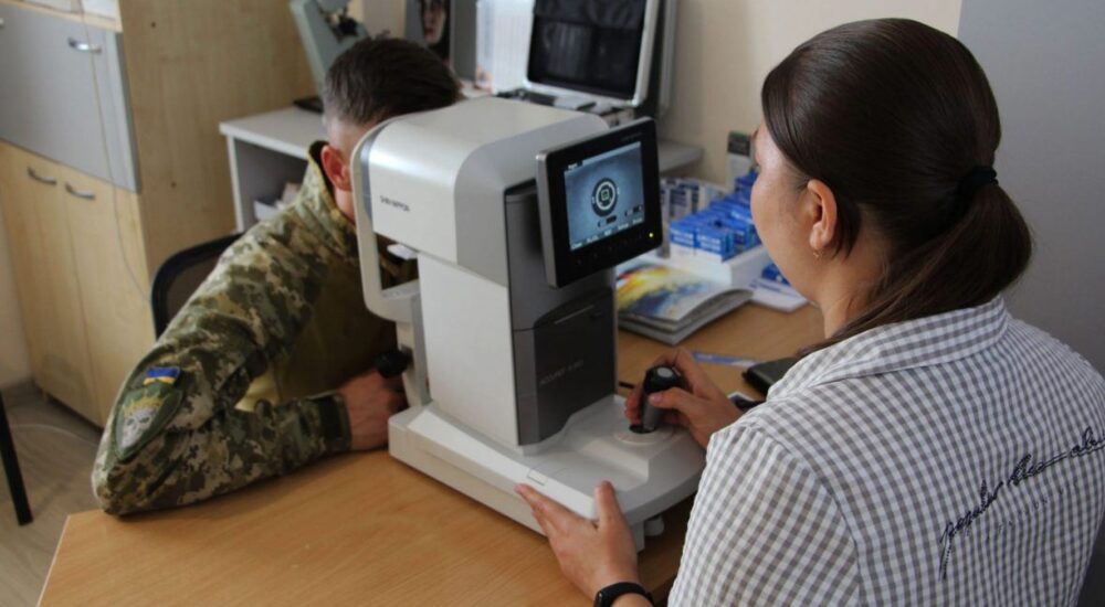 Захисники та захисниці можуть безкоштовно відновити зір