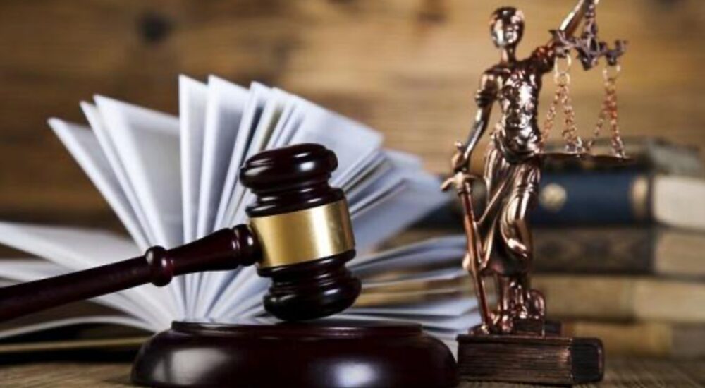 «Допоміг власній дружині заволодіти комунальною землею»: на Чернігівщині посадовцю  оголосили про підозру