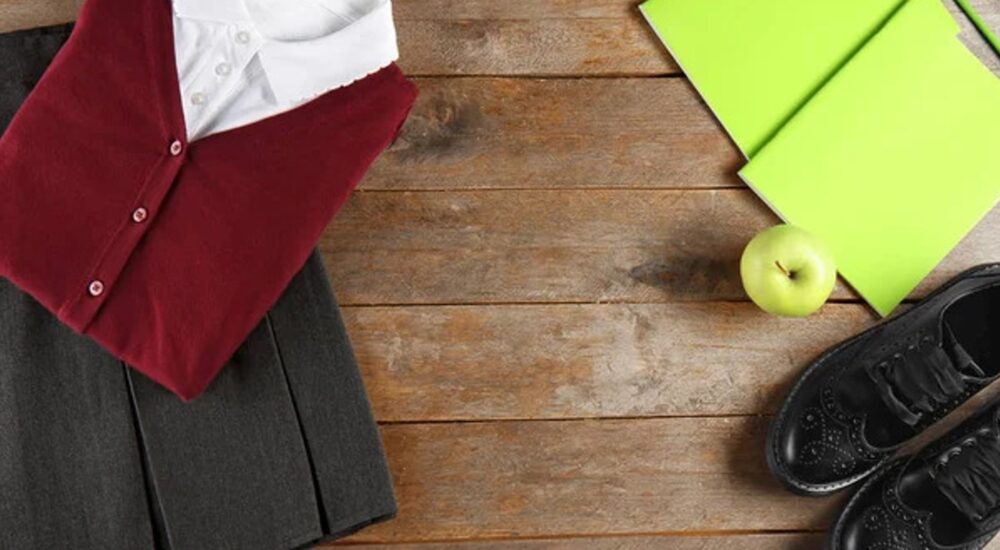 Шкільну форму за паспорт: окупанти «вигадали» новий спосіб паспортизації українців на ТОТ