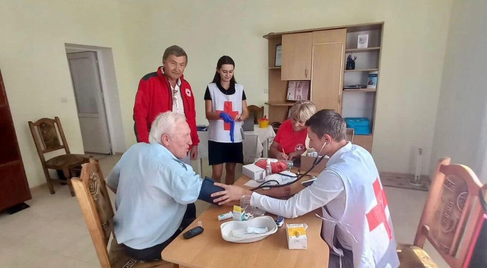 Мобільні медичні бригади продовжують надавати виїзні консультації мешканцям Івано-Франківщини