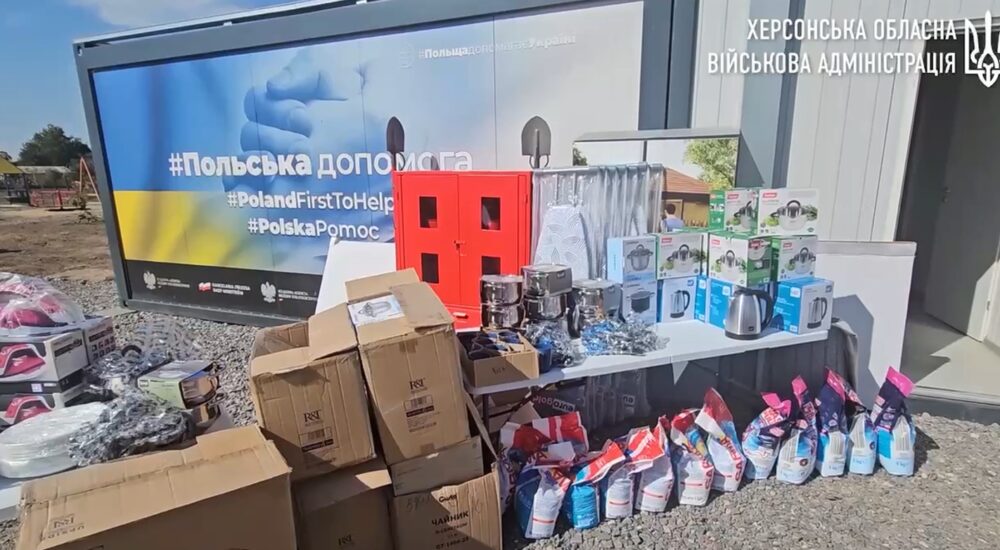 Мешканці одного з модульних містечок на Херсонщині отримали гуманітарну допомогу від благодійників