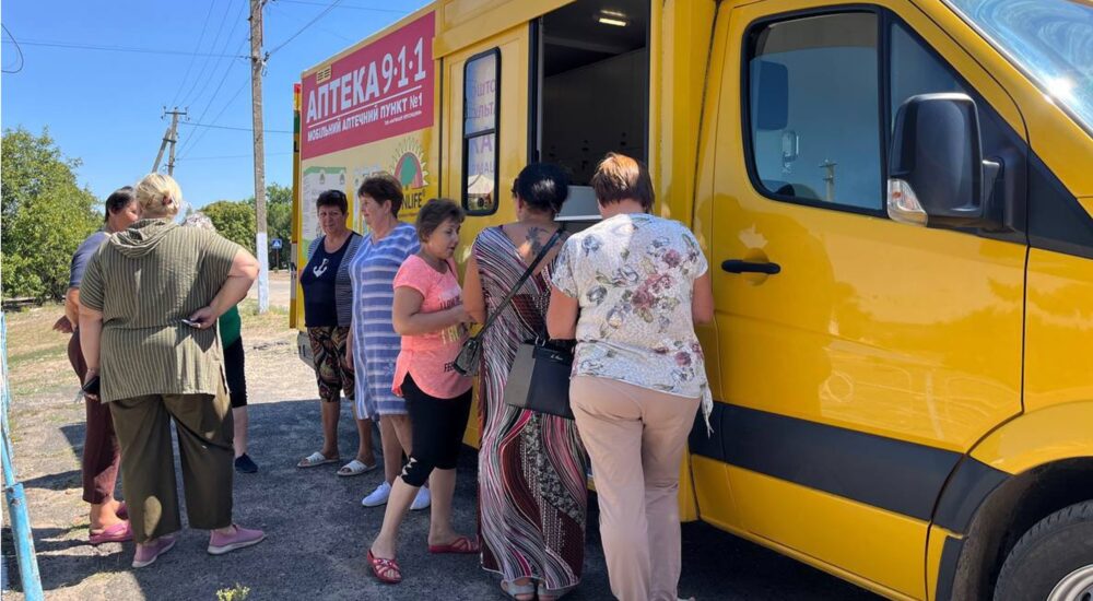 Мобільні аптечні пункти продовжують доставляти ліки до віддалених населених пунктів Херсонщини