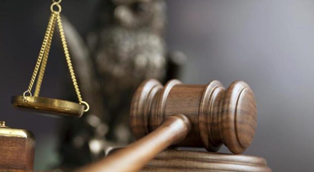 Вимагали хабар за сприяння в уникненні депортації: На Одещині судитимуть двох посадовців