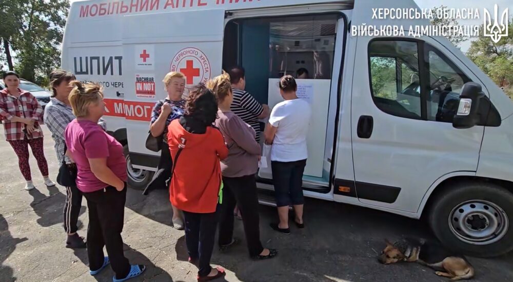 Мобільні аптечні пункти продовжують курсувати віддаленими районами Херсонщини