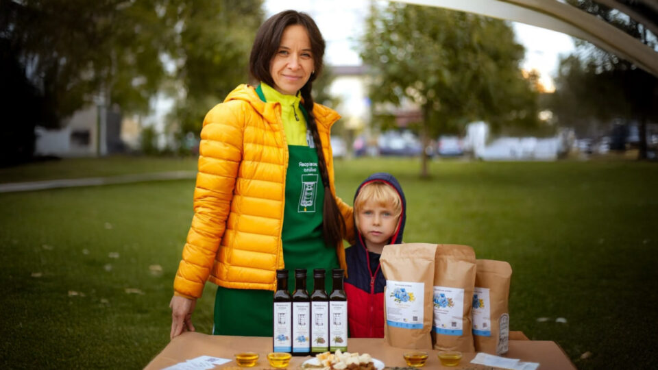 Шлях до нових можливостей: як переселенка з Харкова заснувала виробництво корисної олії на Львівщині