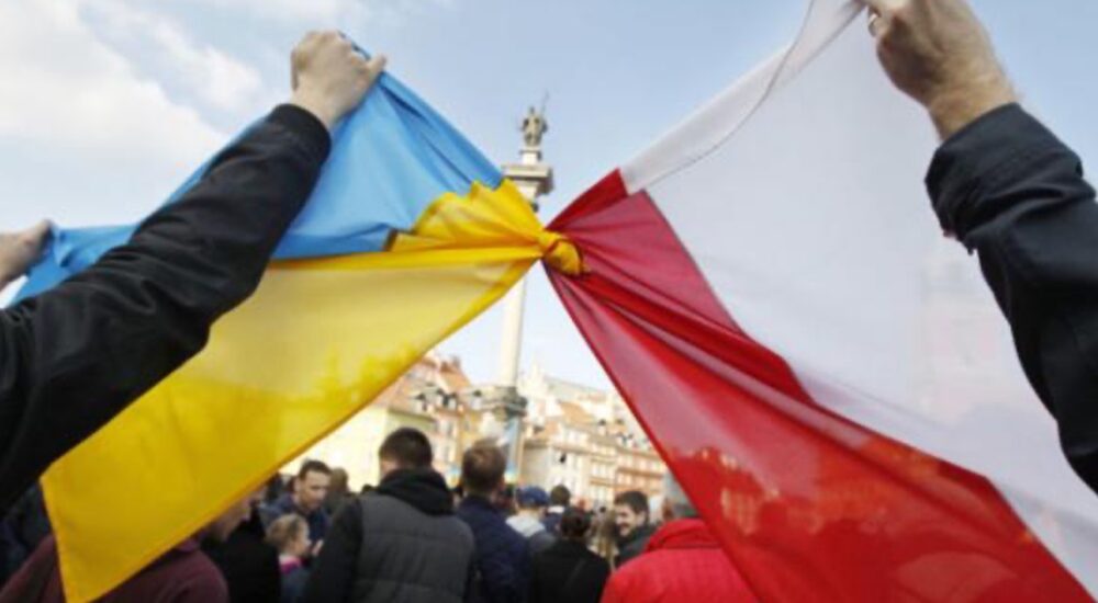 Майже 80% українців працюють або шукають роботу в Польщі