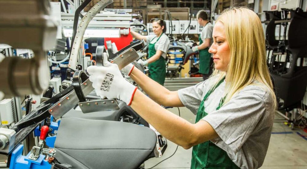 З початку року понад 33 тисячі українців здобули нову професію та підвищили кваліфікацію в центрах профтехосвіти