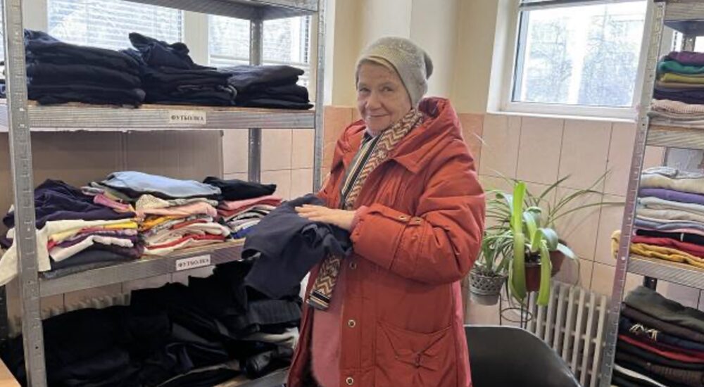 У Харкові ВПО й інші вразливі групи населення можуть безкоштовно отримати одяг