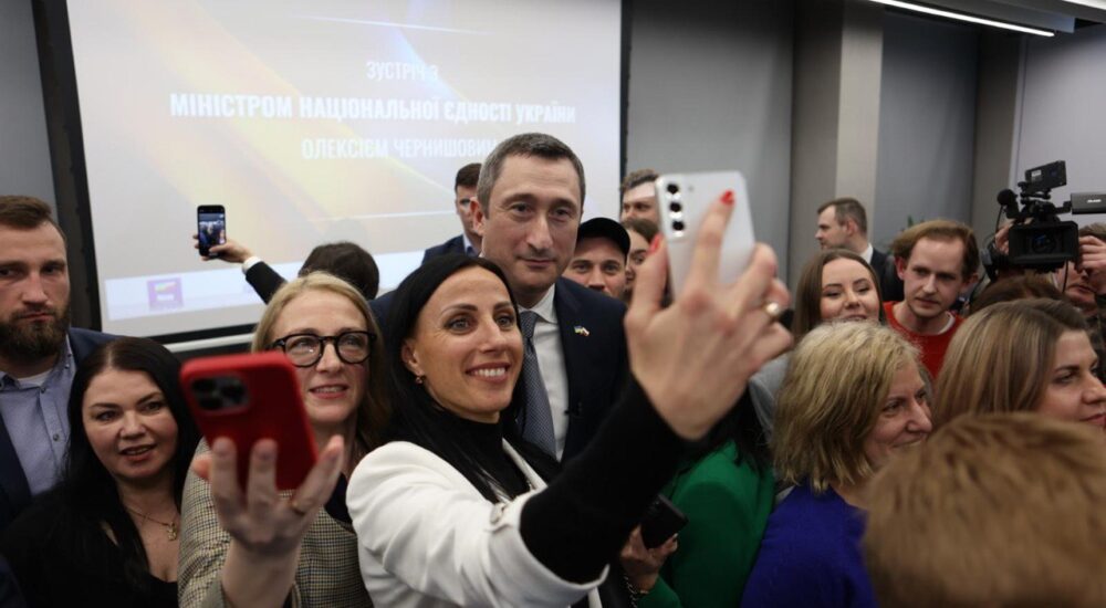 Олексій Чернишов обговорив актуальні виклики та проблеми з українцями, які перебувають у Польщі
