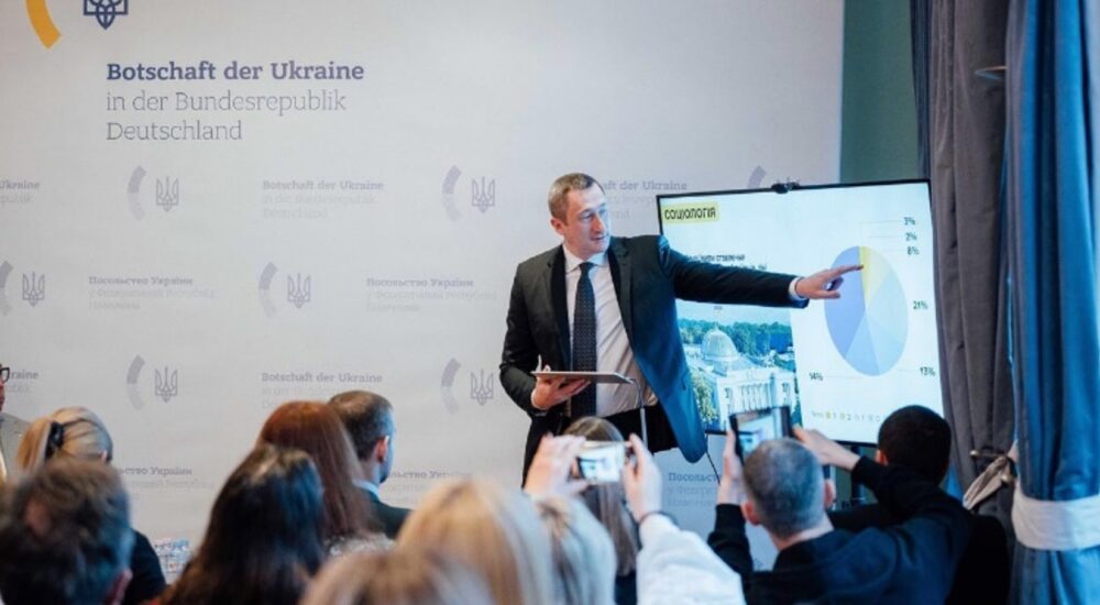 У межах робочого візиту до Німеччини Олексій Чернишов зустрівся з українською громадою
