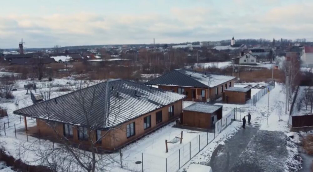 На Житомирщині відкрили збудовані коштом Естонії будинки для прийомних родин-переселенців
