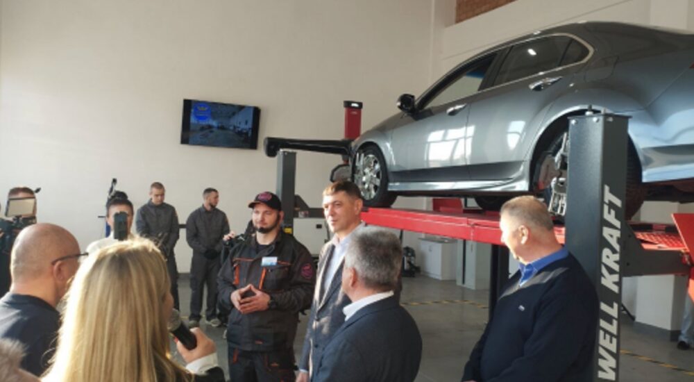 На Рівненщині відкрили сучасний навчально-практичний центр для слюсарів