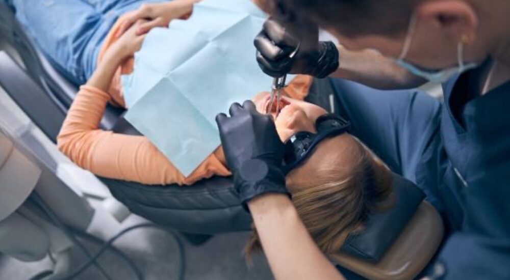 У Польщі українці можуть отримати гроші на лікування зубів