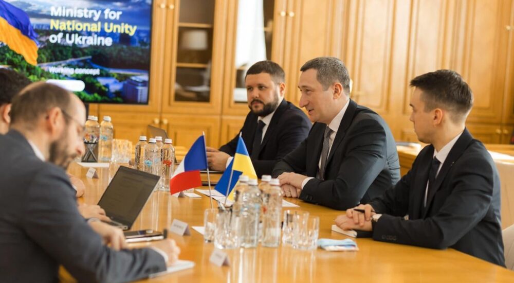 Олексій Чернишов провів зустріч зі Спеціальним посланником Президента Франції з питань допомоги та відновлення України