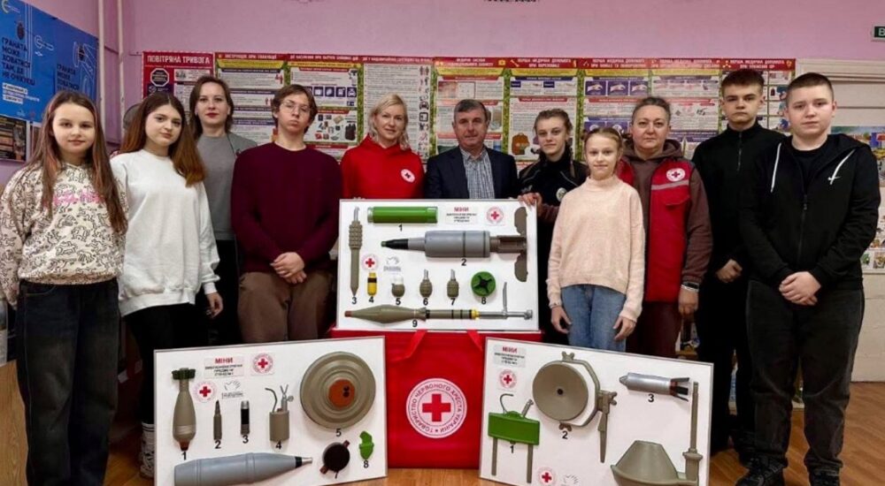 Закладам освіти на Житомирщині передали інформаційно-наочні 3D стенди «Міни та вибухонебезпечні предмети»
