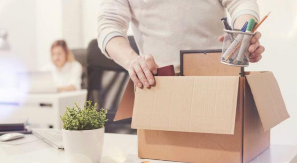 Як звільнитися працівнику, якщо роботодавець не виходить на зв’язок?