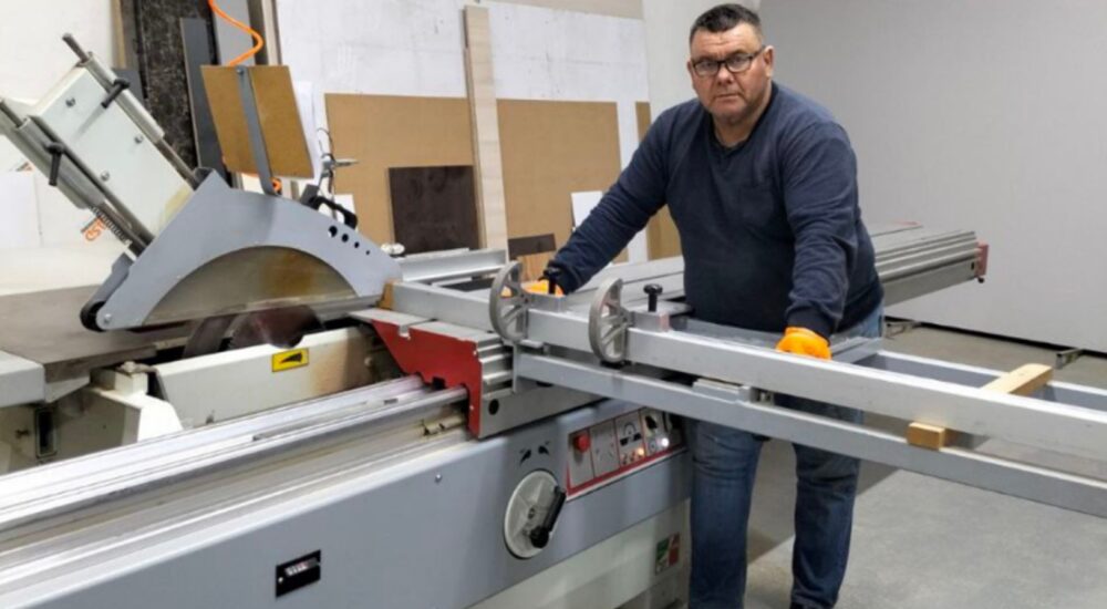 На Чернівеччині підприємець розвиває меблевий бізнес завдяки гранту від держави