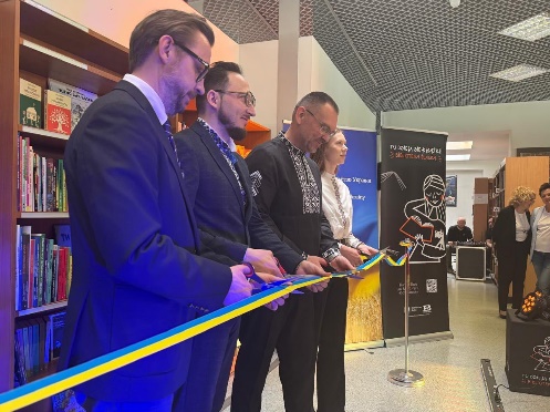 У Польщі з’явилася ще одна українська книжкова поличка