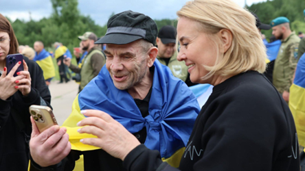 Черговий етап обміну: Україна повернула додому важкопоранених воїнів з російського полону