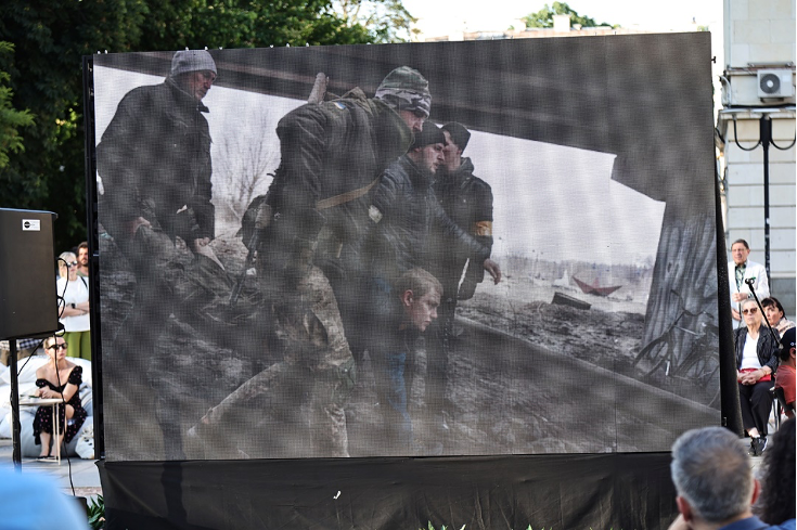 У столиці Болгарії відкрили цифрову фотовиставку «Україна: любов + війна»