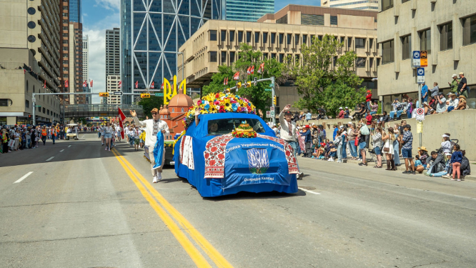 Українська громада в одному з міст Канади вперше за 50 років вивела власну платформу на головний парад міста