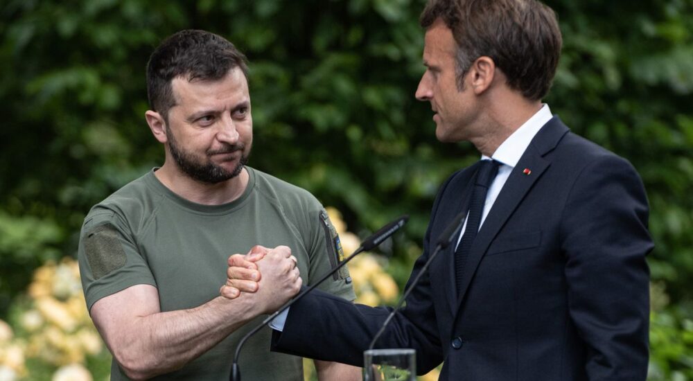Зеленський і Макрон підписали «історичну угоду» щодо посилення оборони України