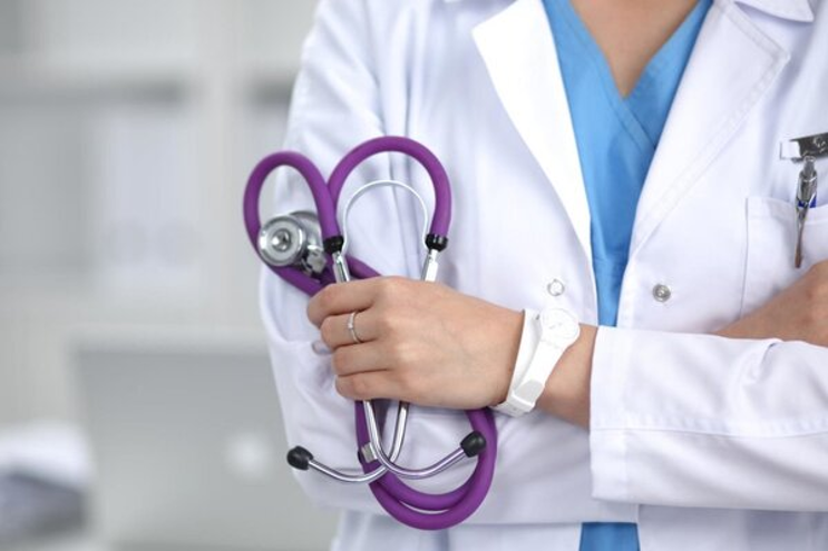 Лікарі, які працюють у сільській місцевості можуть отримати службове житло: як це зробити