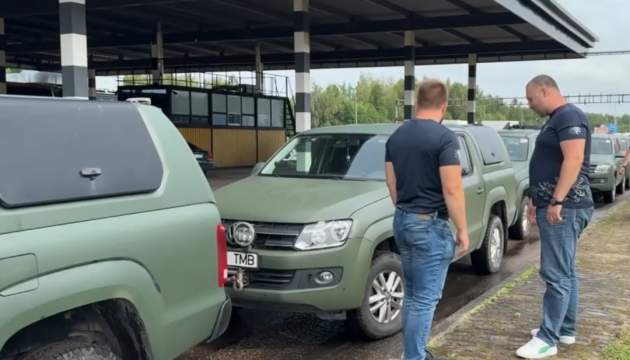 Україна отримала чергову партію поліцейських автомобілів з Естонії