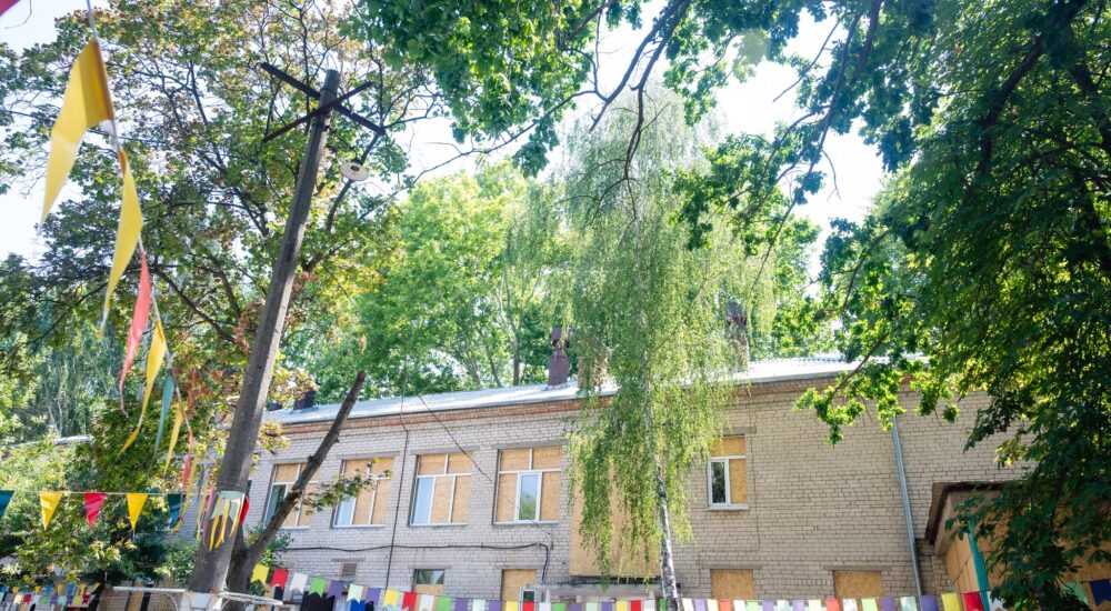 У Миколаєві за фінансової підтримки Данії відновлюють пошкоджений під час обстрілу дитячий садок