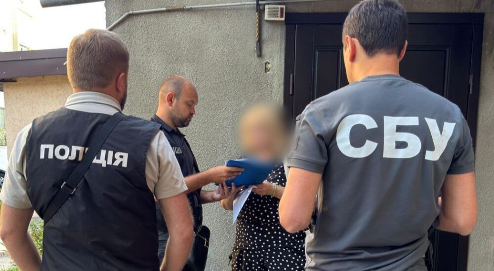 Поліція та СБУ викрили дві масштабні схеми шахрайства з квартирами та банківськими коштами