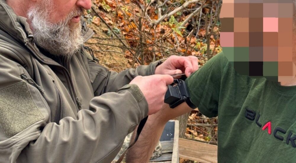 Єврейський капелан передав допомогу та духовну атрибутику захисникам України на фронті