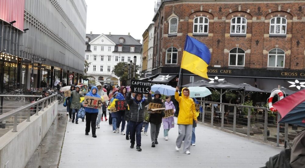 Українці в Данії провели ходу за свободу військовополонених