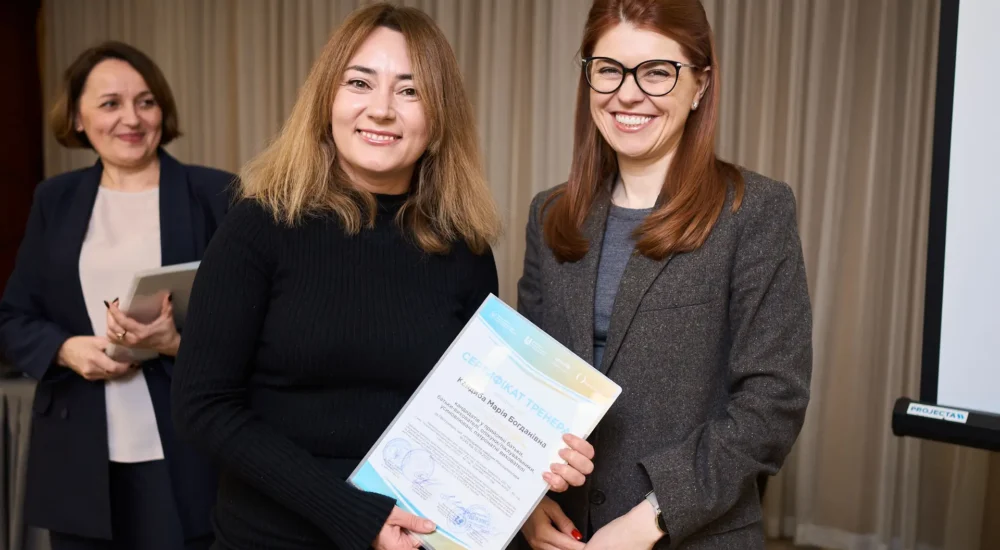 Мінсоцполітики: 40 фахівців отримали сертифікати тренерів із підготовки кандидатів у сімейні форми виховання