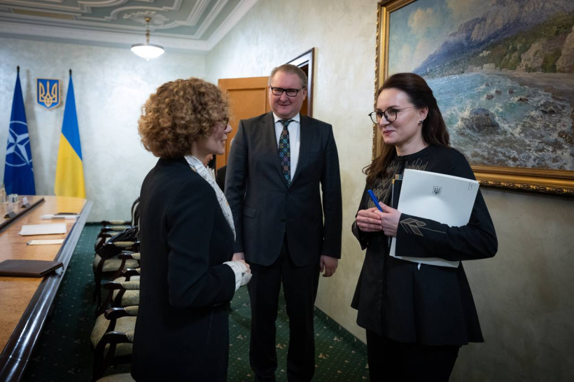 Юлія Свириденко провела зустріч із заступником Генерального секретаря НАТО Радмілою Шекерінською