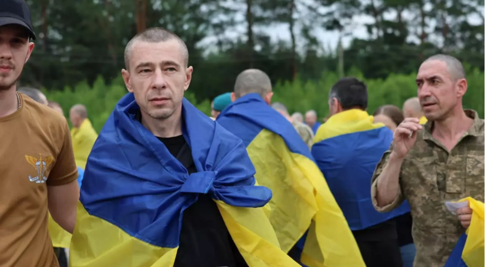 З 1 січня звільненим із російського полону цивільним надаватимуть 50 тисяч гривень: як отримати допомогу?