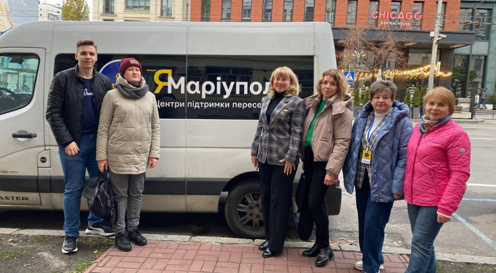Допомога маріупольцям у Київській області: ЯМаріуполь повідомляє, де будуть мобільні групи