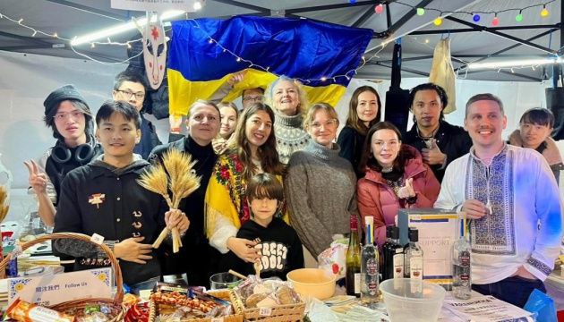 Українські різдвяні традиції представили на благодійному ярмарку у столиці Тайваню