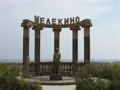 Окупанти перетворили курорт під Маріуполем на центр примусового утримання тих, хто відмовляється воювати